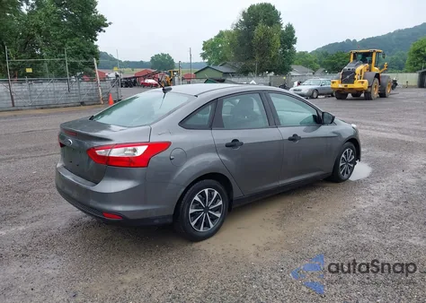 2013 Ford Focus S z USA, uszkodzony, nr VIN 1FADP3E20DL360890